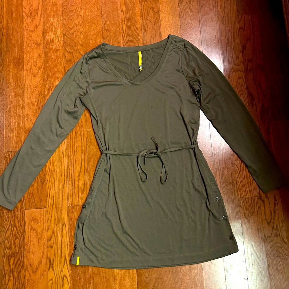 Lole lightweight casual khaki dress with tie sash. Size large